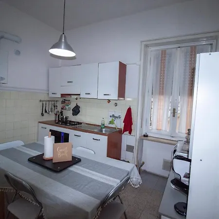 Domus Piazza Municipio Apartment *
